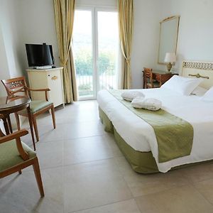 Camera con letto king size